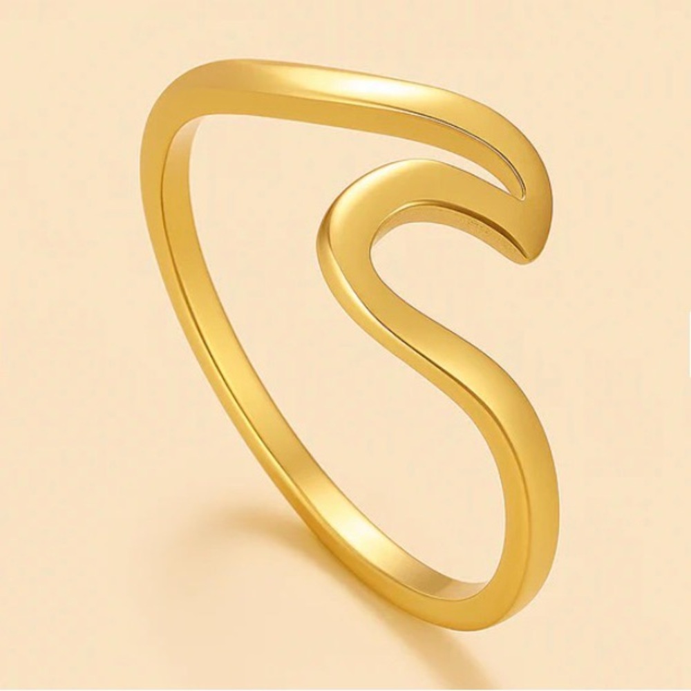 Elegant Gold Women's Ring - Picture 2 of 8